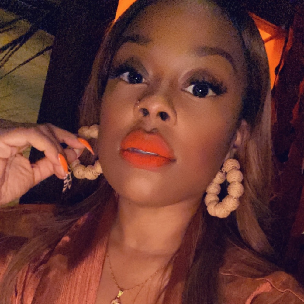 Meet your Posher, Chanelle